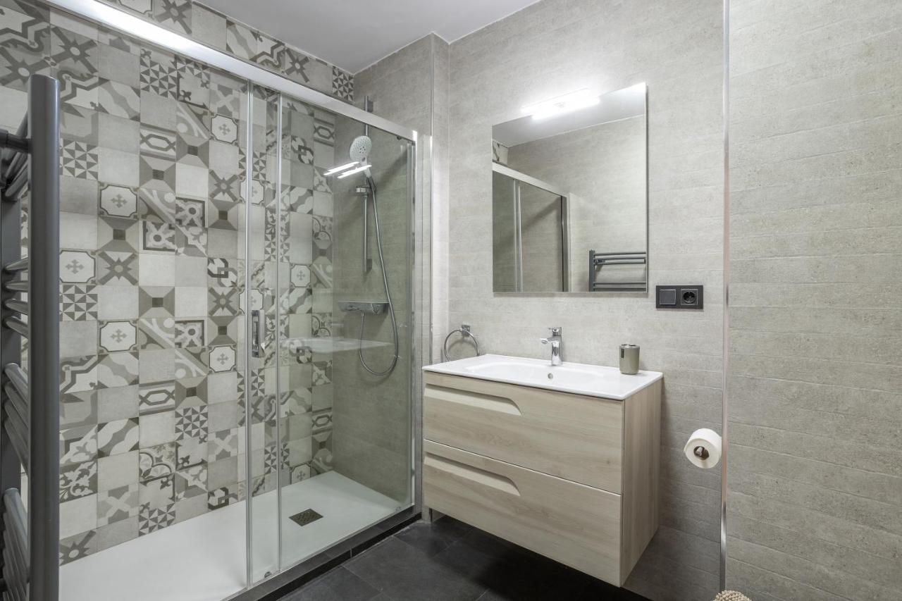 Stylish Apartment With Sea View เนร์คา ภายนอก รูปภาพ