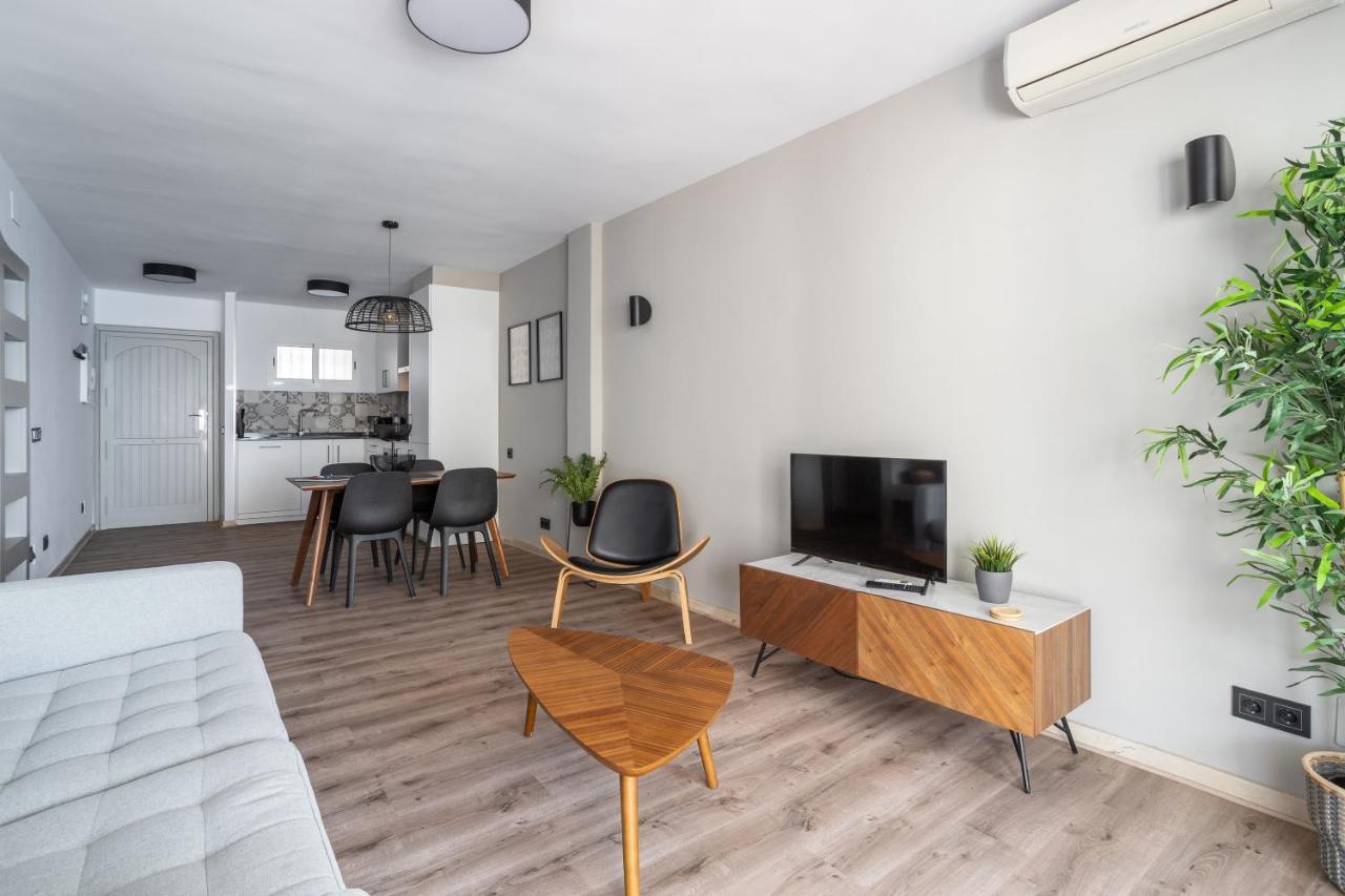 Stylish Apartment With Sea View เนร์คา ภายนอก รูปภาพ