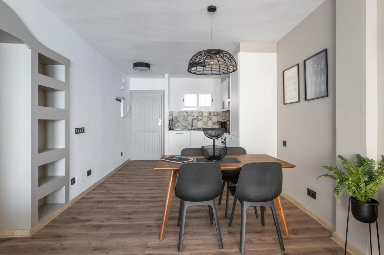 Stylish Apartment With Sea View เนร์คา ภายนอก รูปภาพ