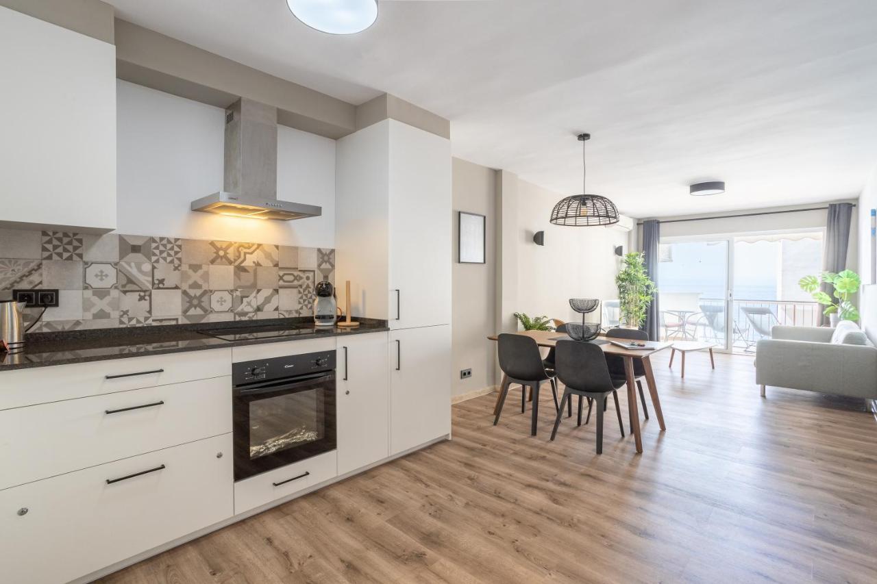Stylish Apartment With Sea View เนร์คา ภายนอก รูปภาพ