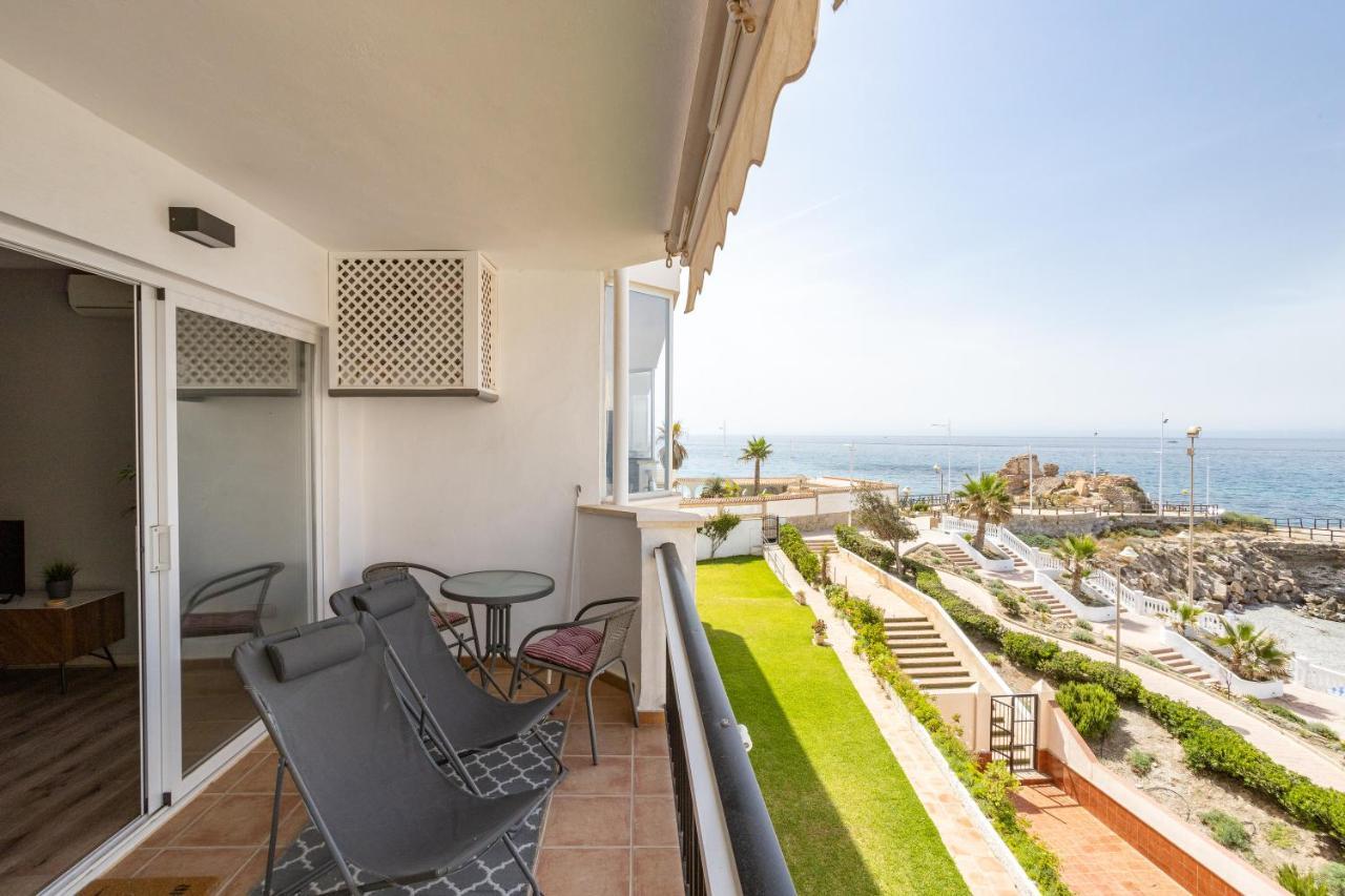 Stylish Apartment With Sea View เนร์คา ภายนอก รูปภาพ